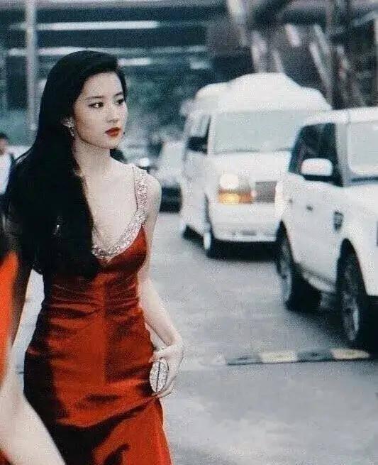 娱乐圈吃瓜爆料女明星穿着